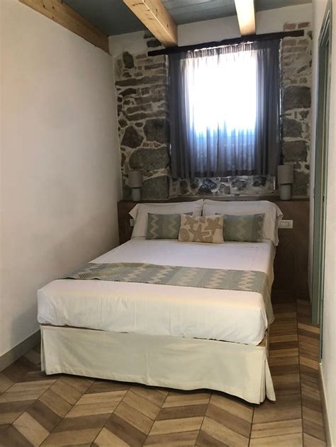 PERDAS ROOMS (VILLASIMIUS, ITÁLIA): 9 fotos, comparação de preços e ...