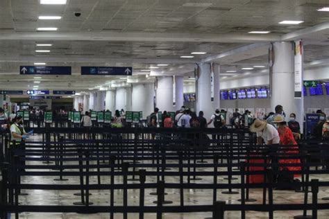 Aún sin luz aeropuerto de Cancún programa 346 vuelos en sus