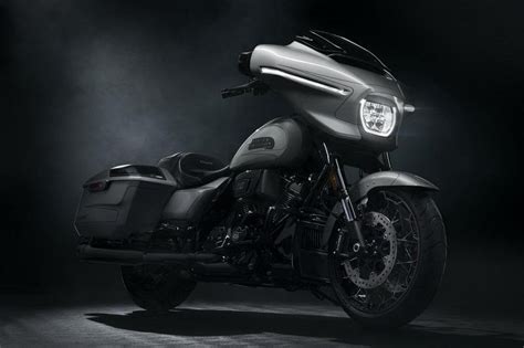 Premiera Harley Davidson Cvo Street In Road Glide Novice Avto