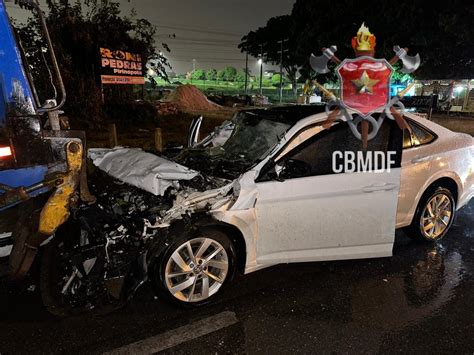 Adolescente De 17 Anos Morre Após Carro Bater Em Caminhão De Lixo No