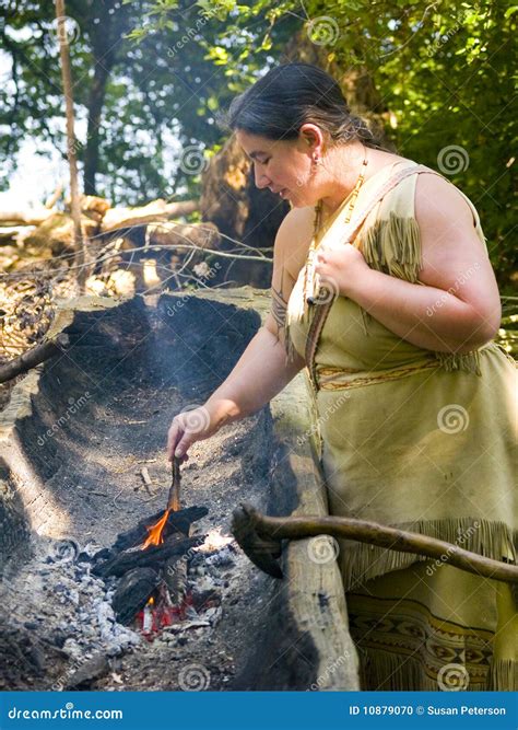 Wampanoag Indian Woman Editorial Image Image Of Museum 10879070