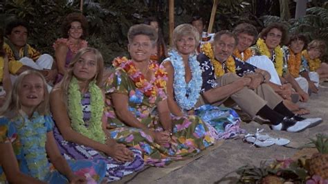 Watch The Brady Bunch Season 4 Episode 3: The Tiki Caves - Full show on Paramount Plus