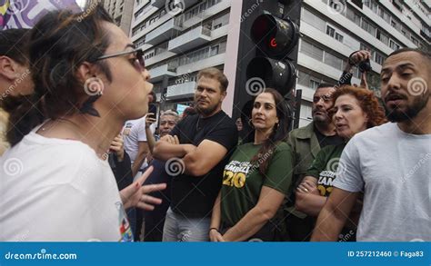 El Aliado De Bolsonaros Es Acosado Por La Izquierda Imagen Editorial