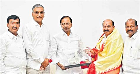 Ministers, TRS leaders call on KCR at Pragathi Bhavan-Telangana Today