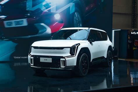 Kia Ev9 Gt Line Kuasai Predikat Mobil Listrik Terfavorit Giias 2023 Nmaa