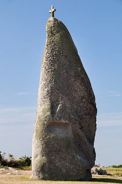 Menhir nord de Pontusval à Plounéour Trez ou menhir de Men Marz à