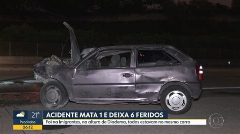 Vídeo Acidente de carro mata uma pessoa e deixa feridos na Rodovia dos