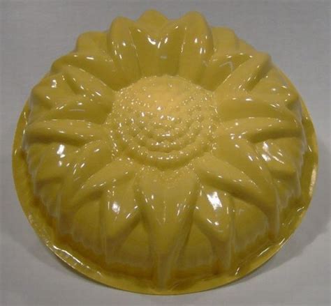 Nordic Ware Sunflower Cake Pan