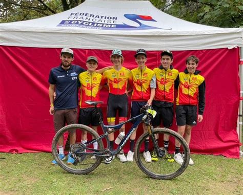 Championnat de France VTT XCO à Jeumont Cinq U17 portaient les