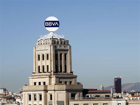 BBVA pide a la CNMV autorización para lanzar la opa sobre Sabadell