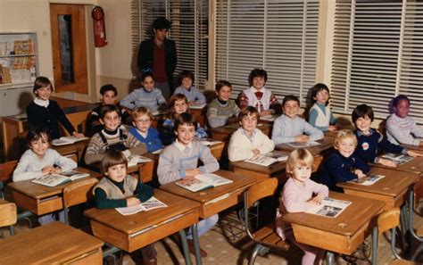 Photo de classe école primaire de 1983 ECOLE PRIMAIRE Copains d avant