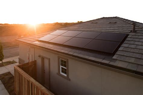 Kb Home Is First Homebuilder To Offer Sunpowers New Innovative Oneroof™ Solar