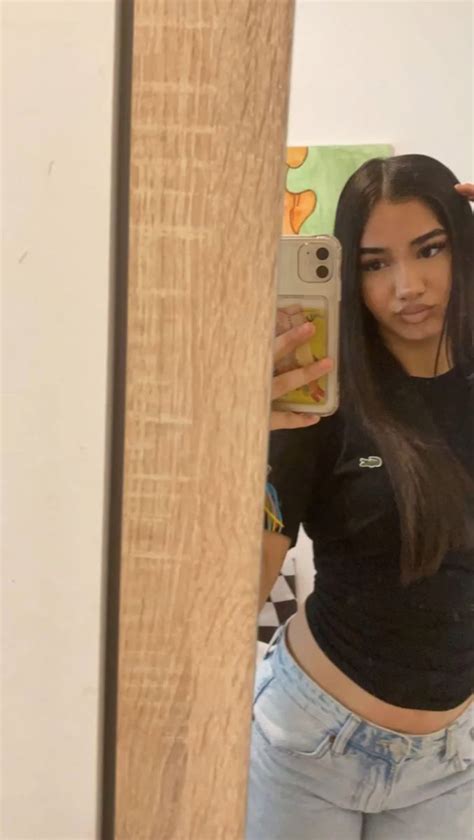 Pin By Jana Miller On Quick Saves Pretty Brunette Fake Pictures Cute Poses For Pictures