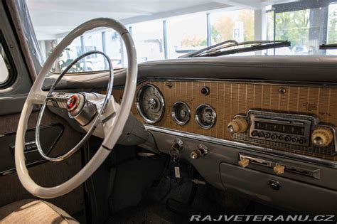 GAZ 13 Čajka 1973