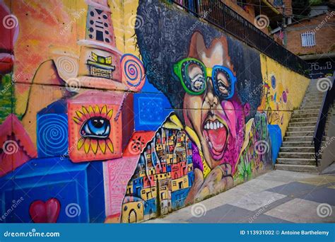 Graffiti in Comuna 13, Medellin Editorial Photography - Image of tour ...