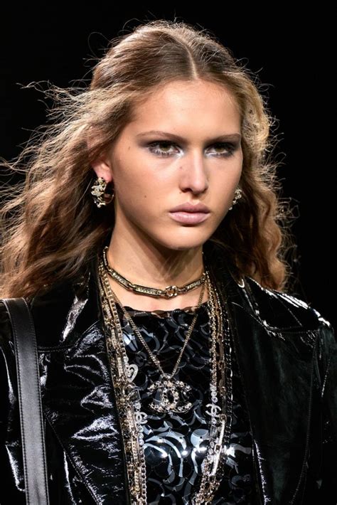 The 5 Biggest Beauty Trends Of Fall 2023 Celine Magazine