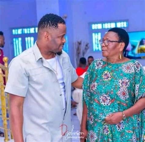 Zubby Michael Celebrates His Mum’s Birthday (Photos) – Igbere TV