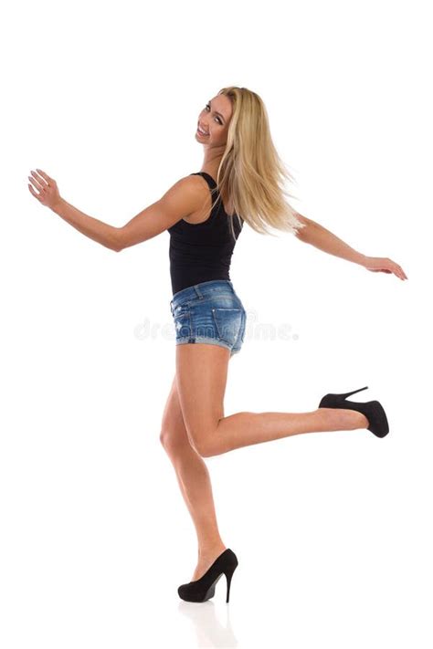Blonde En Talons Hauts Vue Arrière Photo stock Image du blanc découpage