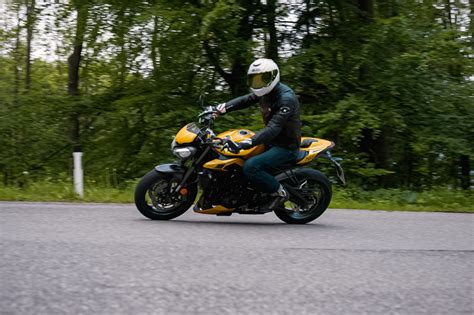 Triumph Street Triple Rs Im Beinharten Er Vergleichstest