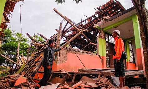 Berita Foto Berbagai Kerusakan Karena Gempa Bumi Di Sukabumi