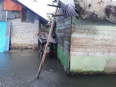 Dihantam Gelombang Sejumlah Rumah Warga Di Leihitu Rusak Timesmaluku