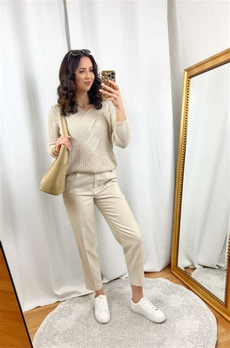 Monochrome Light Beige Sweater And Pants Outfit In An Elegant Fashion