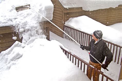 Prevent Roof Damage With Heavy or Wet Snow - Prevent Leaking Roofs with Our snow removal - Park ...