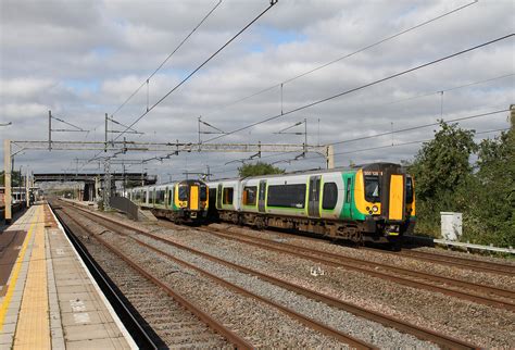 Class 350 128 Of Lm At Cheddington