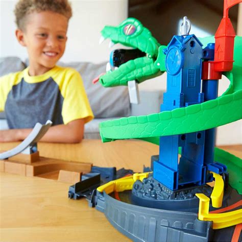 Hot Wheels Yılan Geçidi Oyun Seti FNB