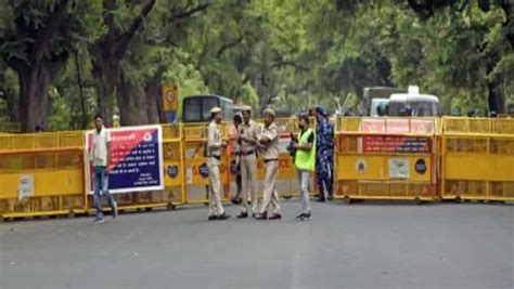 Traffic Alert In Delhi Check Road Restrictions For Radha Soami Satsang