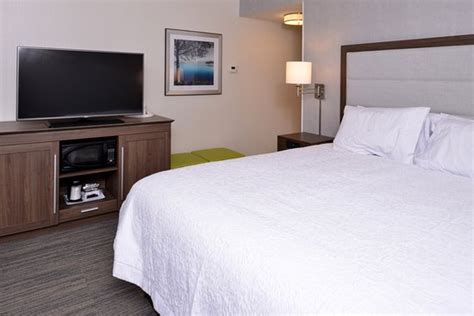 Hampton Inn & Suites Albany-East Greenbush $114 ($̶1̶2̶9̶) *Award ...