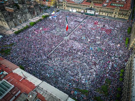 Más de 250 mil personas acompañaron al Presidente de México en el