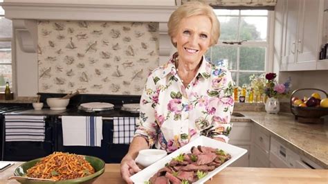 Razmišljate šta za ručak Kuharica Mary Berry predlaže pečeni goveđi