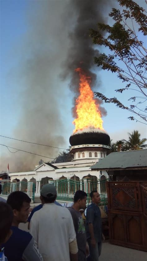 Masjid Dan Sejumlah Ruko Di Aceh Utara Terbakar Kumparan