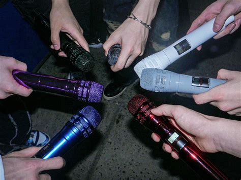 Unveiling The Mystery: What Do One Direction's Microphone Colors REALLY Mean? Image 17