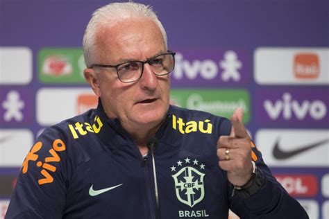 Dorival projeta maior número de jogadores que atuam no Brasil em