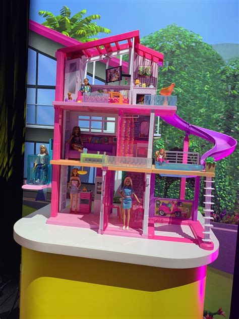 Barbie Dreamhouse With Elevator | Best New Toys For Kids From Toy Fair ...