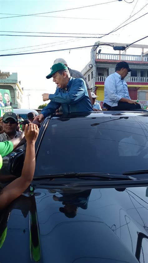 Leonel Fern Ndez Recorre Varios Puntos De Azua Junto A Los Candidatos