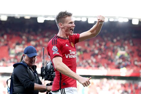 Premier League Team Of The Week Scott Mctominay Makes Cut After Brace