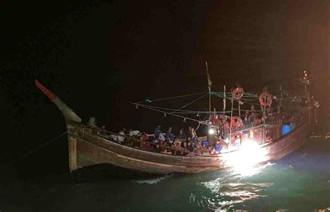 Sri Lankan Navy Rescues Over Rohingya Refugees