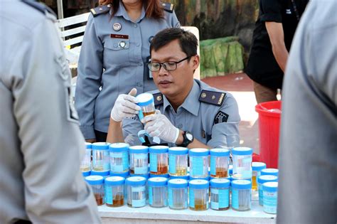 Cegah Peredaran Narkoba 120 Napi Lapas Madiun Dites Urine Mendadak