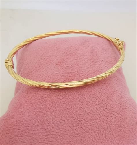 14k Gold Twist Hinged 275 Mm Wide Bangle Bracelet Charming Etsy