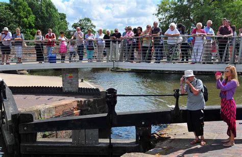 Travels On The U K Canal System With Narrowboat San Serriffe River