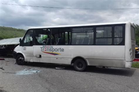 Lamentable Por Lo Menos Personas Resultaron Heridas En Accidente