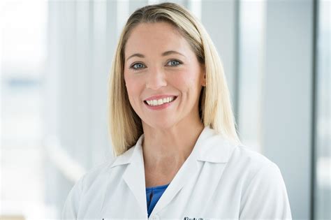 Nicole Hammond Crnp Gynecologic Oncology Nurse Practitioner Mercy