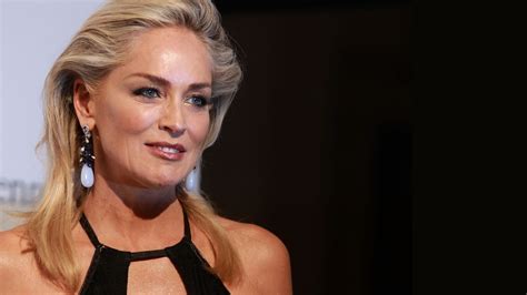 Sharon Stone Zeigt Sich Im Bikini Mit Jahren Sexappeal Nicht Verloren