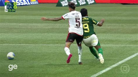 Aos Min Do Tempo Cart O Amarelo De Erick Pulgar Do Flamengo