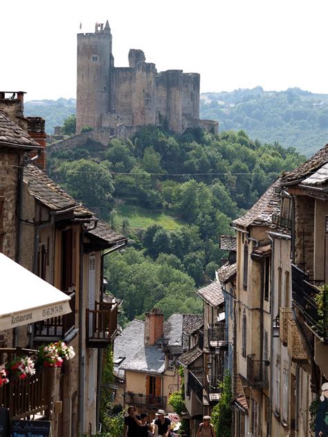 Najac Le Ch Teau De Najac Vu Depuis La Rue Du Cb De