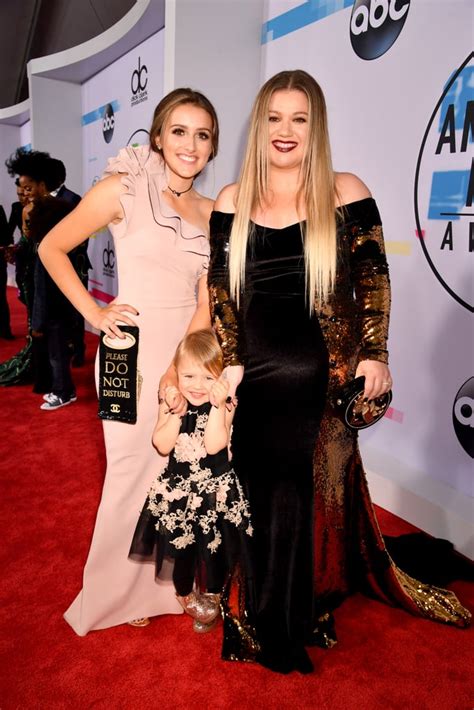 Kelly Clarkson and Family at the 2017 American Music Awards | POPSUGAR ...