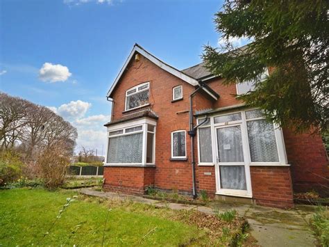 4 Bed Detached House For Sale In St Philips Avenue Leeds West